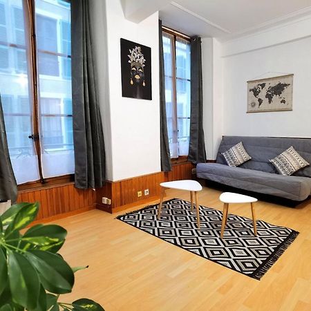 Charmant T2 Meuble Quartier Chateau De По Екстериор снимка