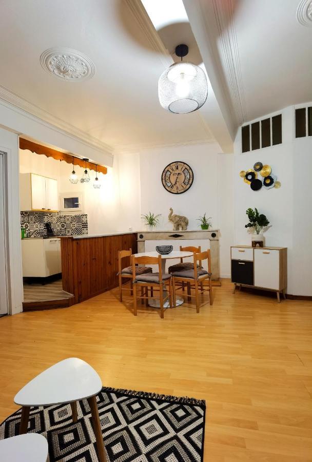 Charmant T2 Meuble Quartier Chateau De По Екстериор снимка