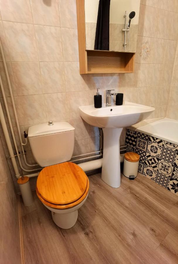 Charmant T2 Meuble Quartier Chateau De По Екстериор снимка